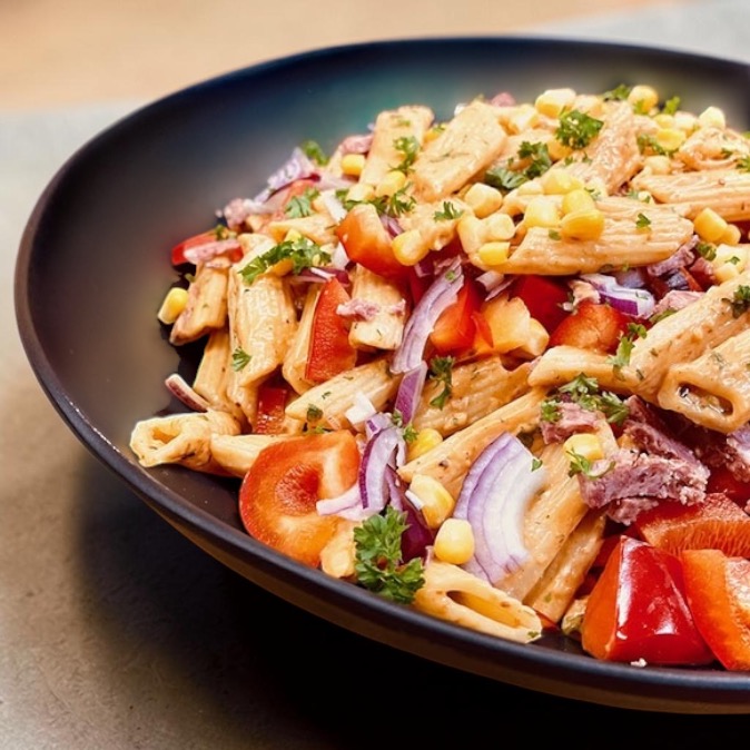 Vapun savuinen salamipastasalaatti 4-6h